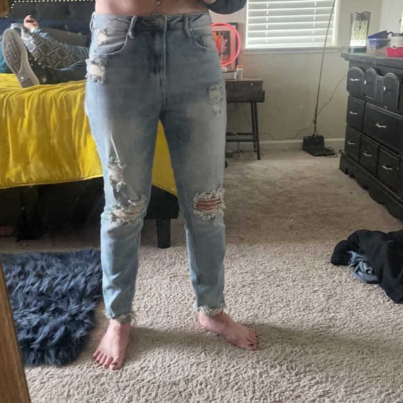 Almost famous size 3 boyfriend fit jeans - Picture 3 of 3